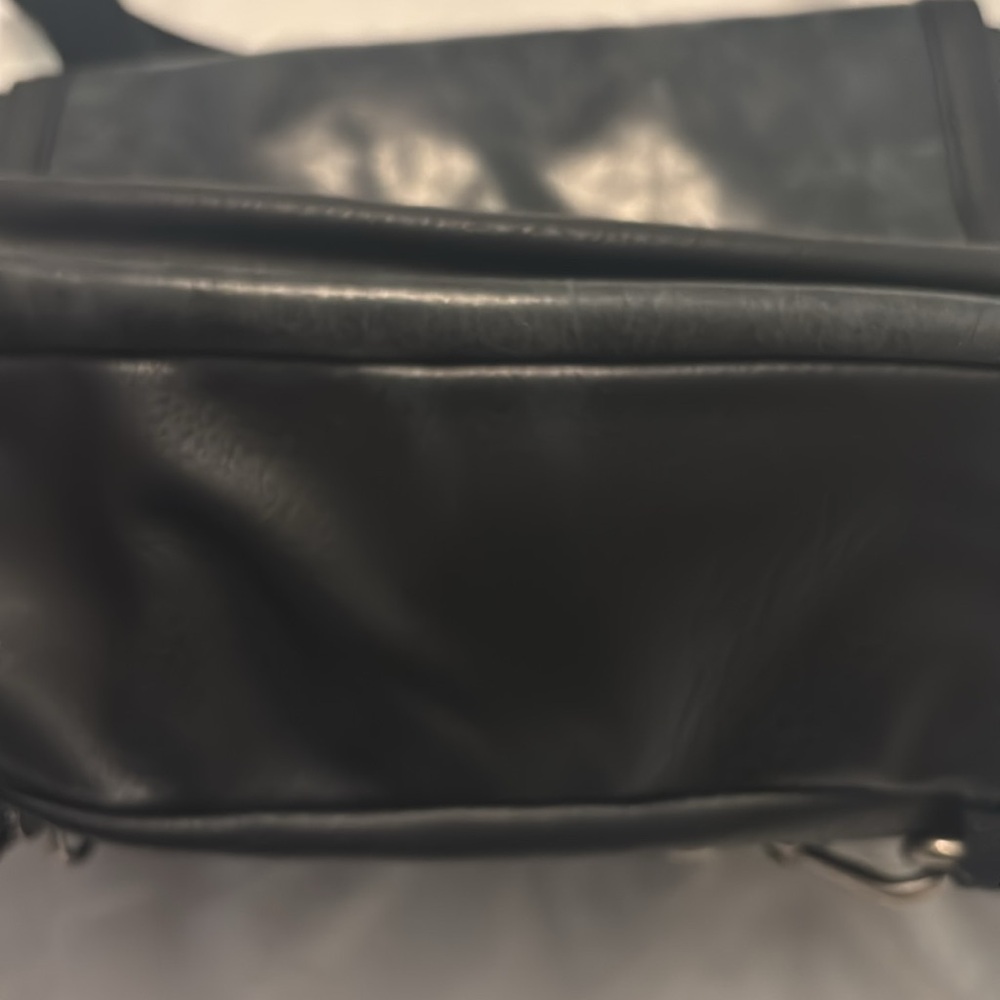 The Sak Black Ventura Convertible distressed leather backpack crossbody NWOT - Picture 11 of 16
